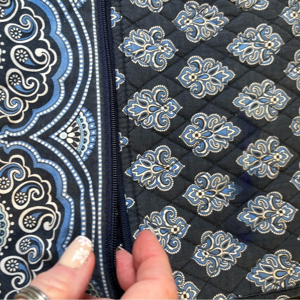 💙 Vera Bradley Blue Quilted Crossbody Bag — Paisley Floral Pattern - Picture 2 of 6